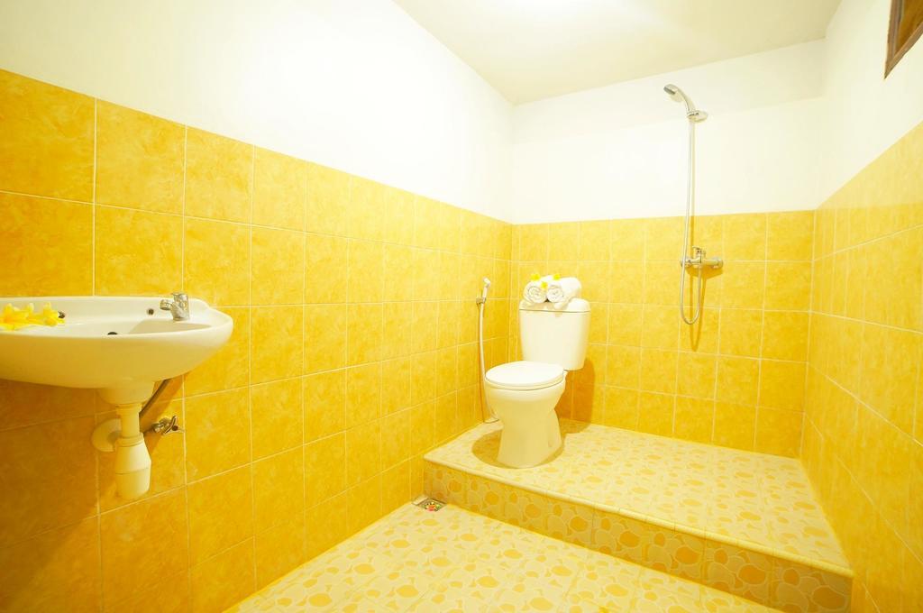 Easton Kuta Homestay Exterior foto