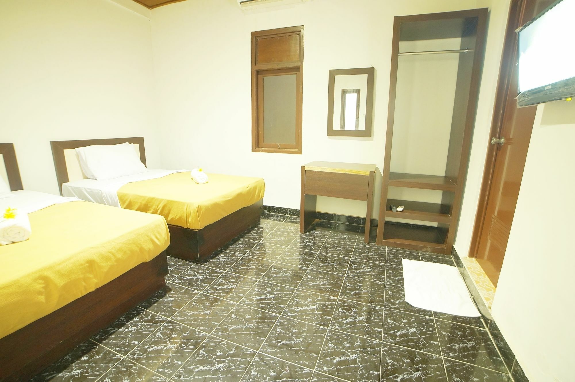 Easton Kuta Homestay Exterior foto