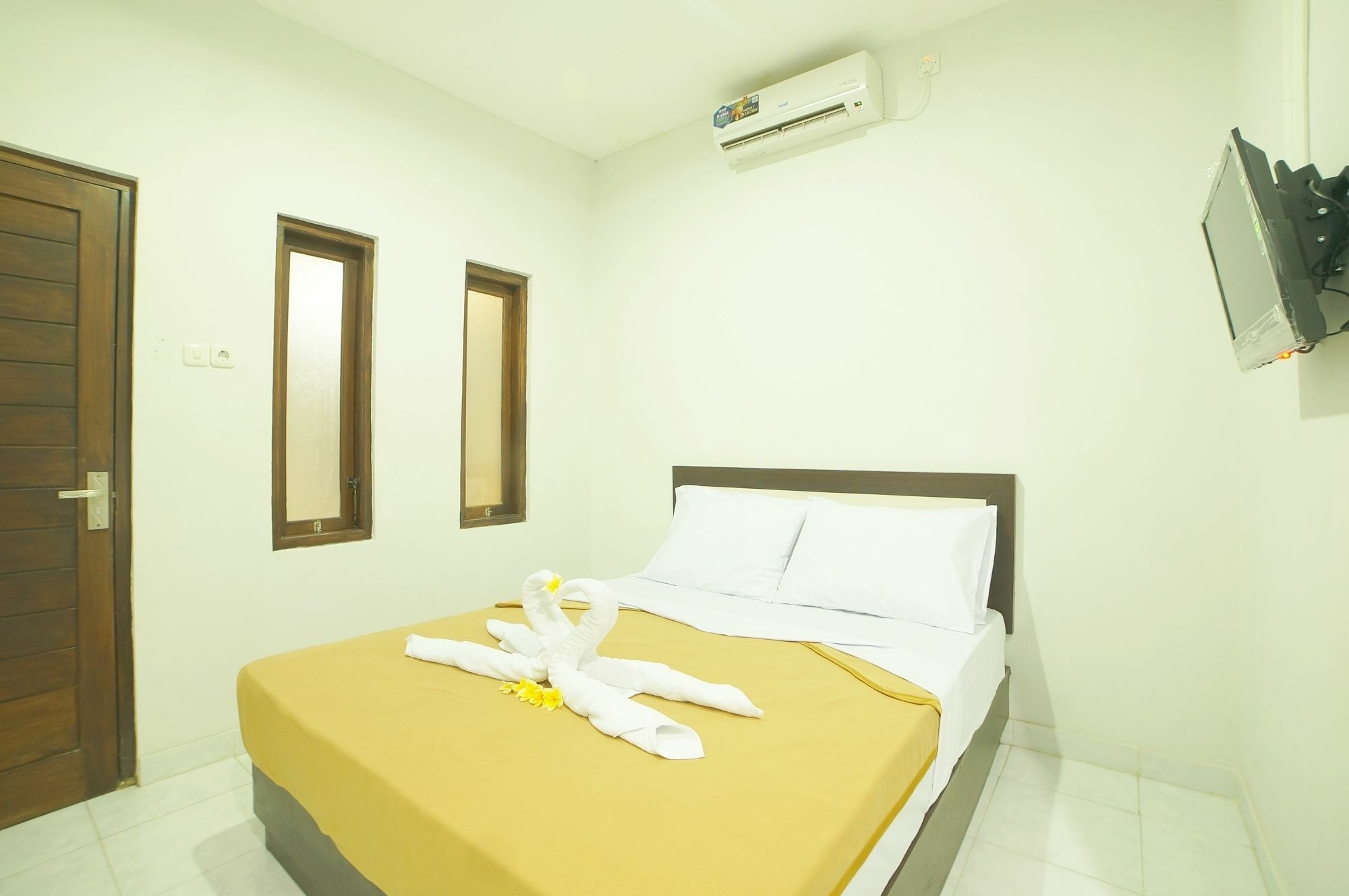Easton Kuta Homestay Exterior foto
